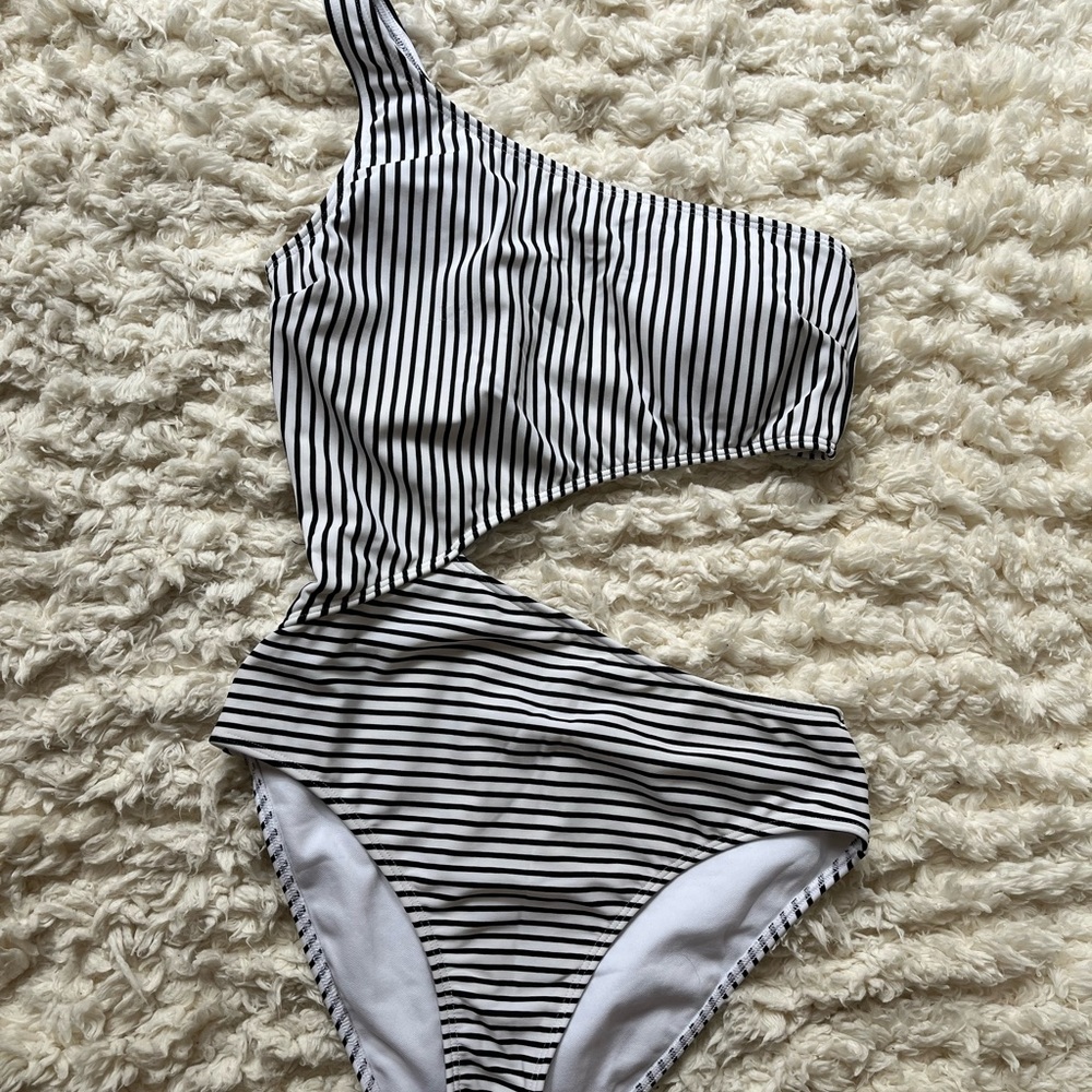 Sexy one piece bathing suit